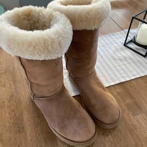 WORN ONCE! UGG Classic Tall II